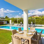 Villa Crystal *