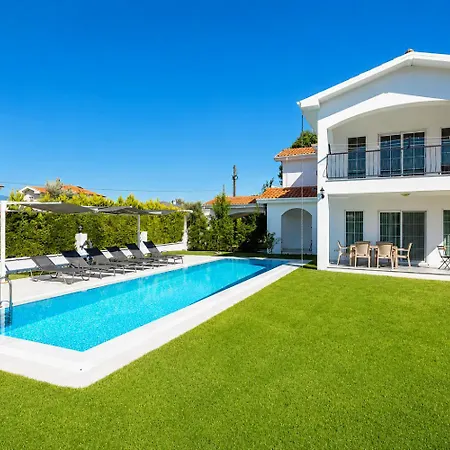 Crystal Villa *