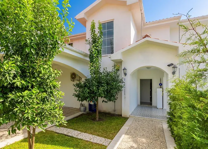 Willa Crystal Dalyan